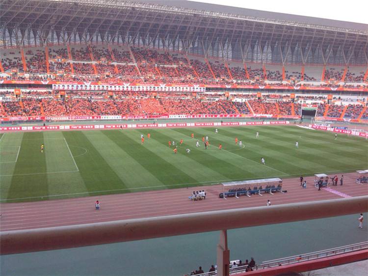 黄石大学体育场看台网架